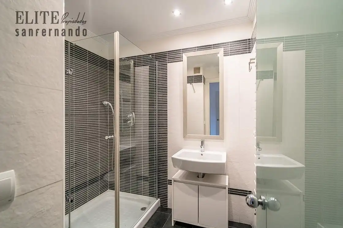 Baño de Piso en venta en Santander con Calefacción, Jardín privado y Parquet