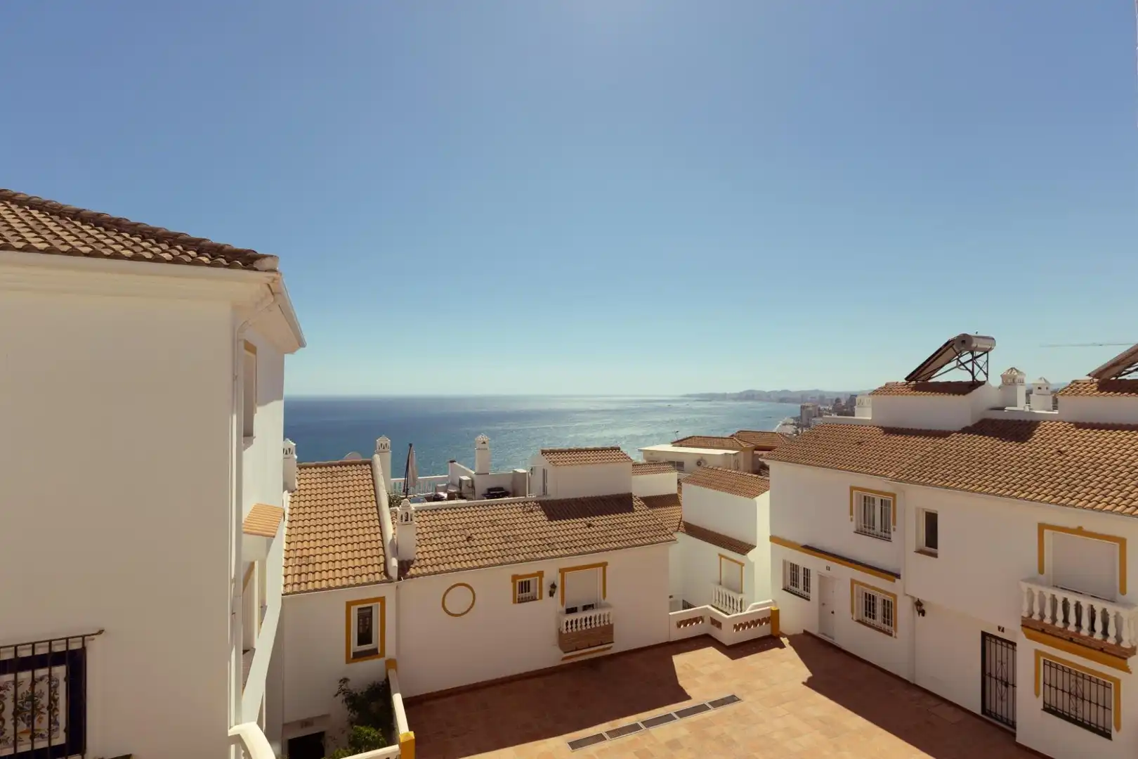 Casa aparellada amb terrassa en venda a Torremuelle
