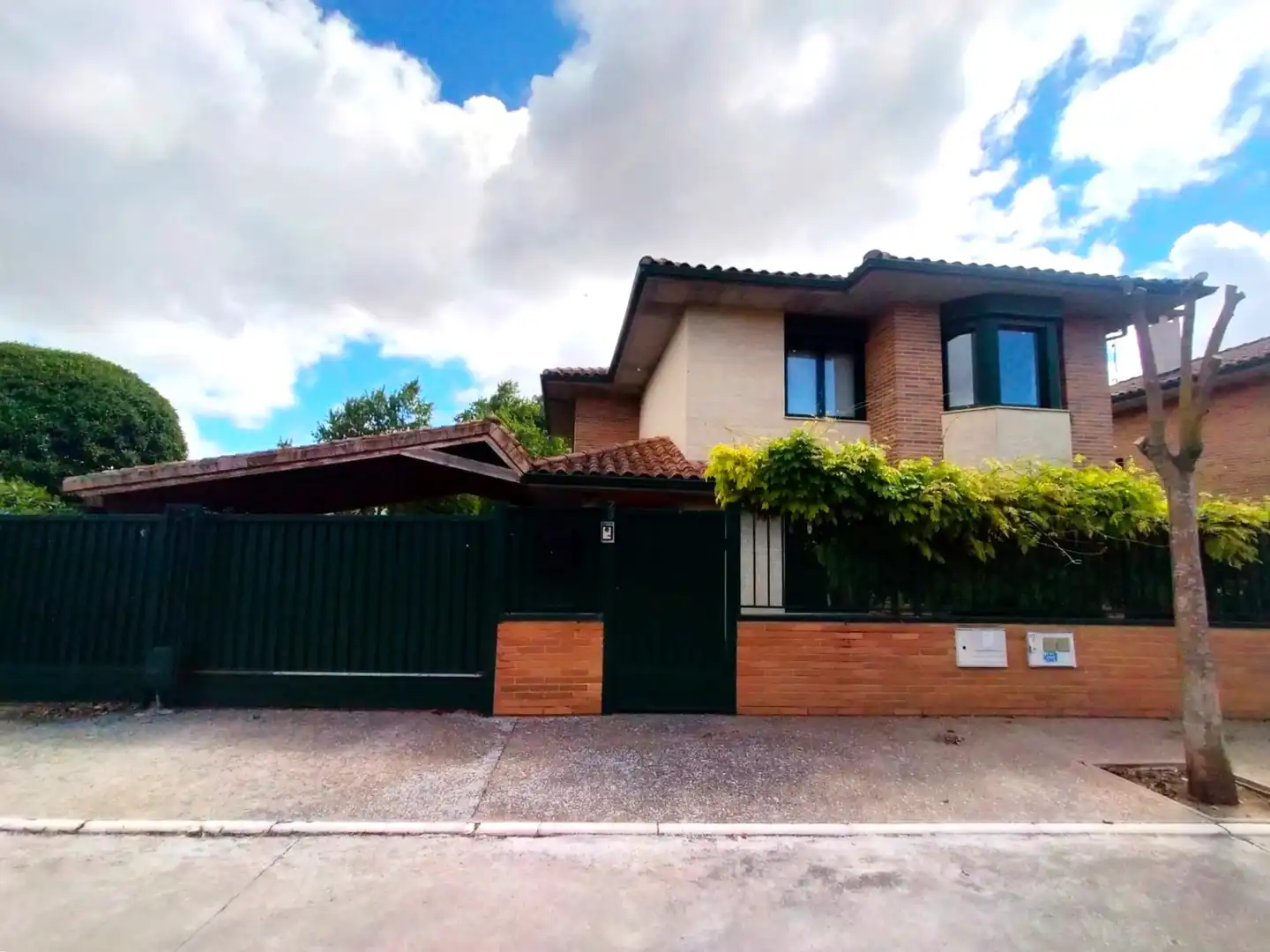 Vista exterior de Casa o chalet en venta en Ollauri con Calefacción, Jardín privado y Terraza