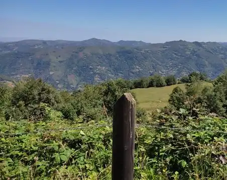 Finca rústica en venda en Aller amb Moblat