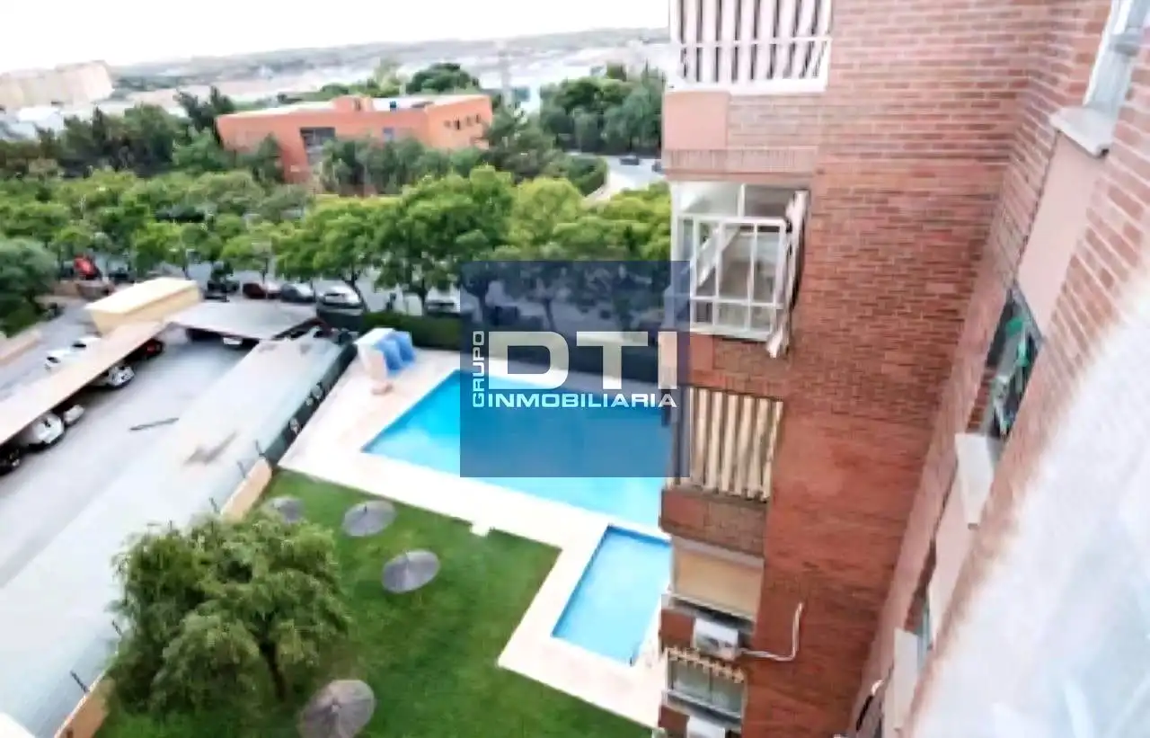 Vista exterior de Àtic en venda en Alicante / Alacant amb Aire condicionat, Calefacció i Terrassa