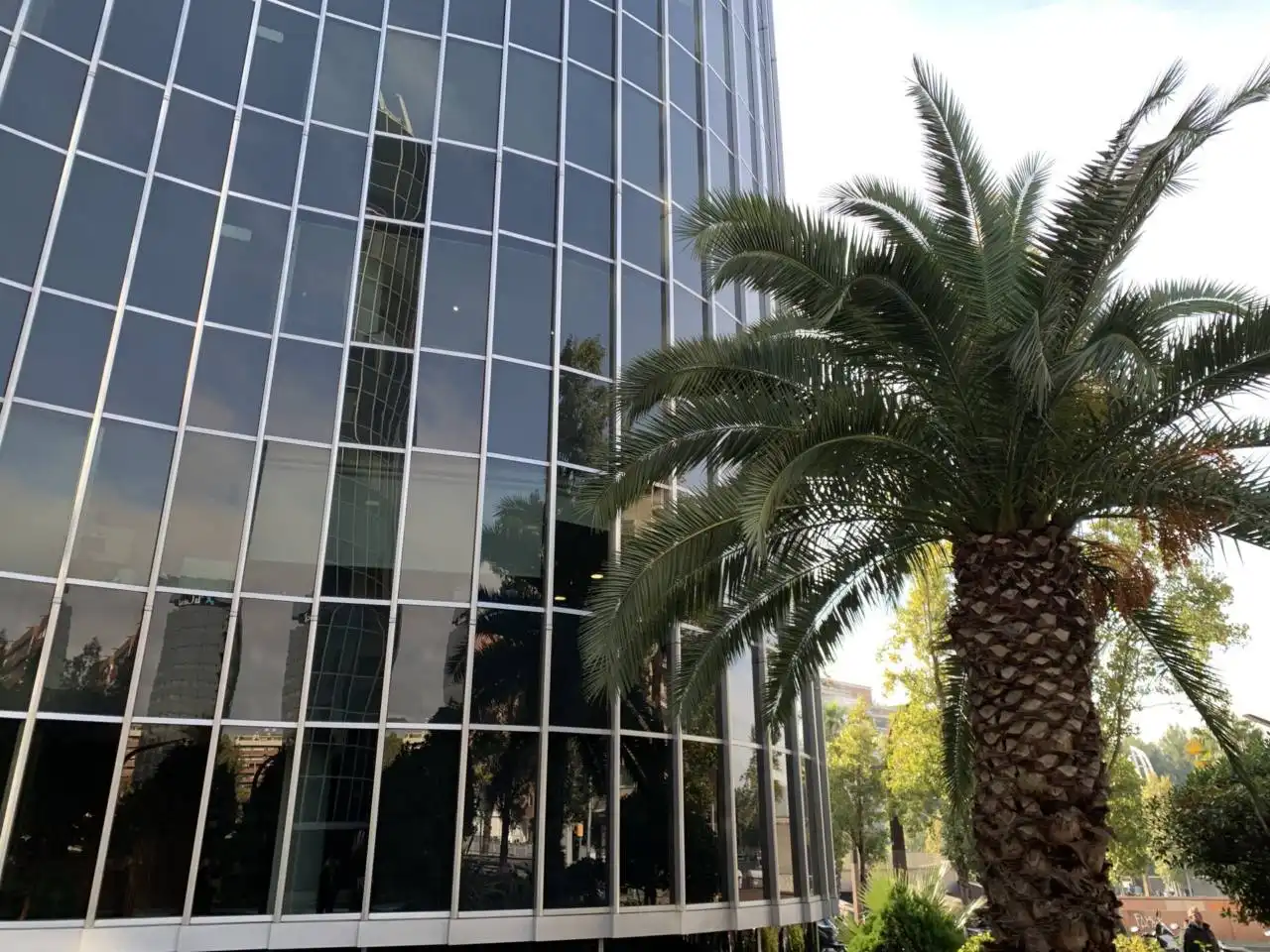 Vista exterior de Oficina en venda en Barcelona amb Aire condicionat, Calefacció i Alarma