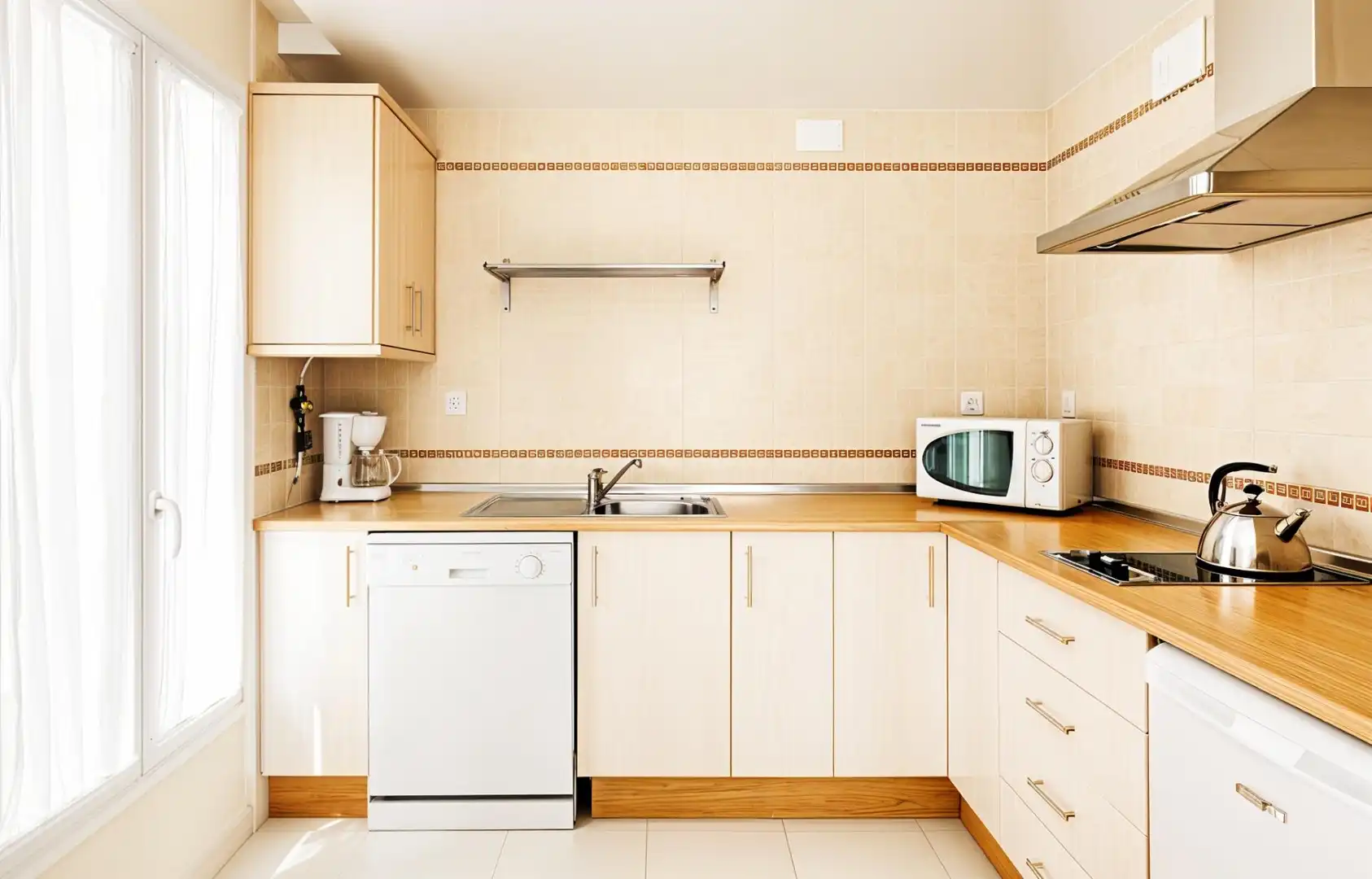 Cuina de Apartament en venda en Chiclana de la Frontera amb Aire condicionat i Piscina comunitària
