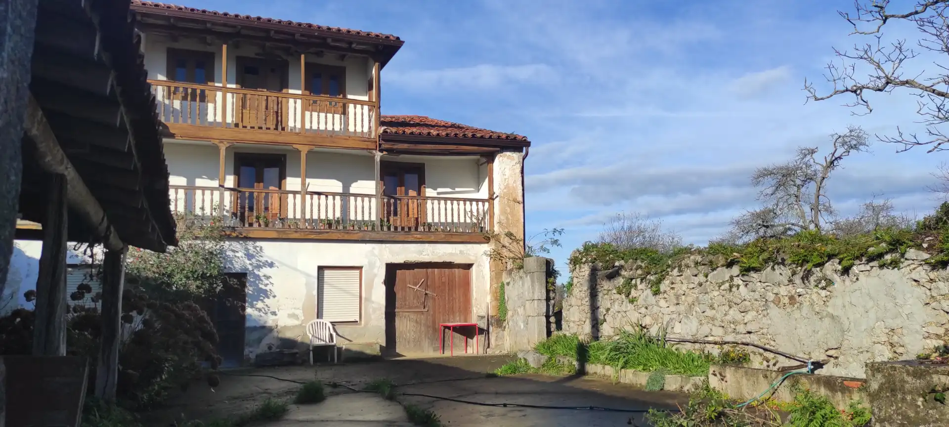 Vista exterior de Casa adosada en venta en Entrambasaguas con Jardín privado, Terraza y Trastero