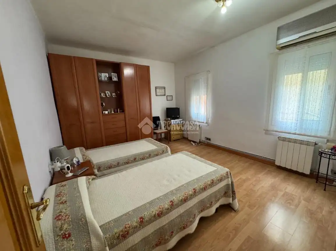 Wohnung zum Verkauf in Barcelona mit Klimaanlage, Heizung und Terrasse