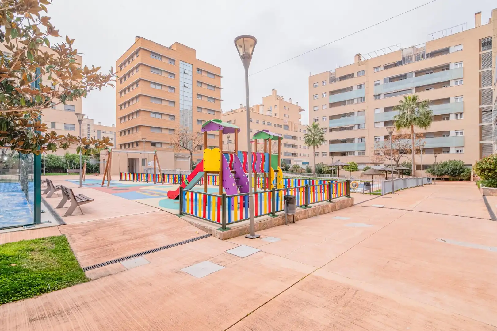Vista exterior de Pis en venda en Granada amb Aire condicionat, Calefacció i Jardí privat