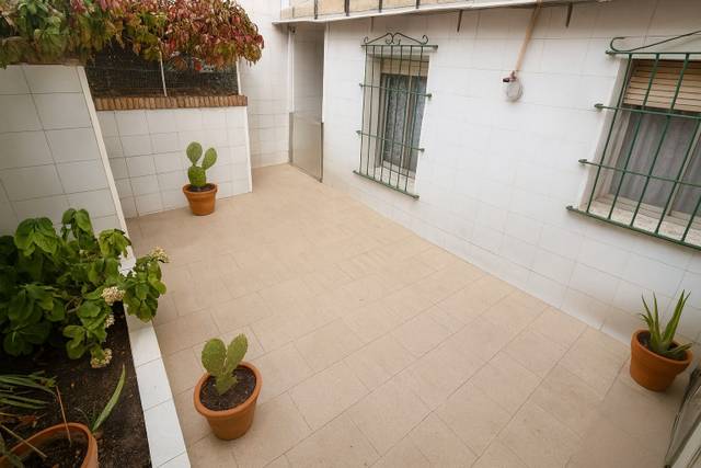 Piso en Venta en Calle de Manresa en Tres Olivos - Valverde