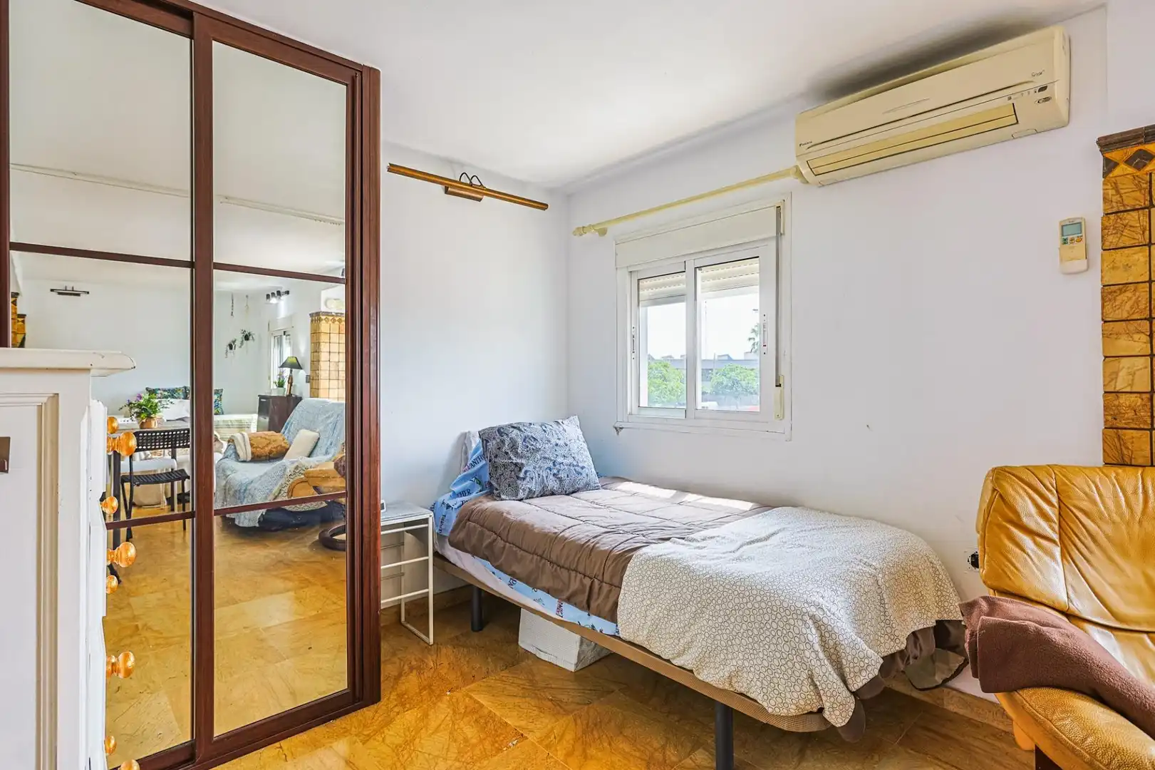Bedroom of Flat for sale in Sevilla  with Air Conditioner and Balcony