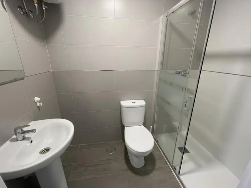 Baño de Planta baja en venta en Madrid con Aire acondicionado, Calefacción y Terraza