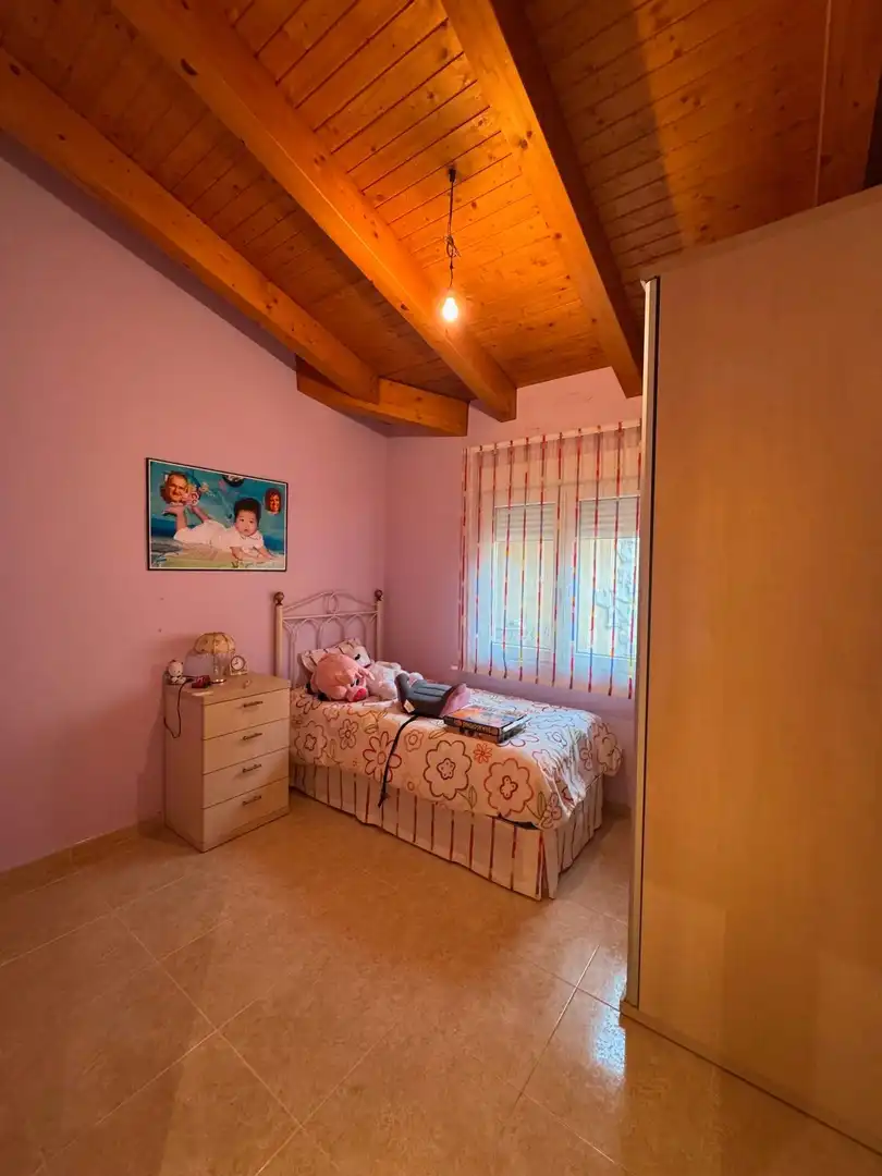 Habitación de Casa o chalet en venta en Esguevillas de Esgueva con Terraza, Trastero y Amueblado