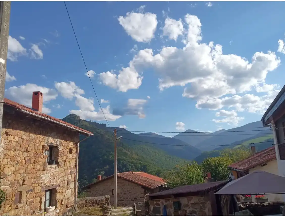 Vista exterior de Casa o chalet en venta en Los Tojos  con Trastero y Balcón