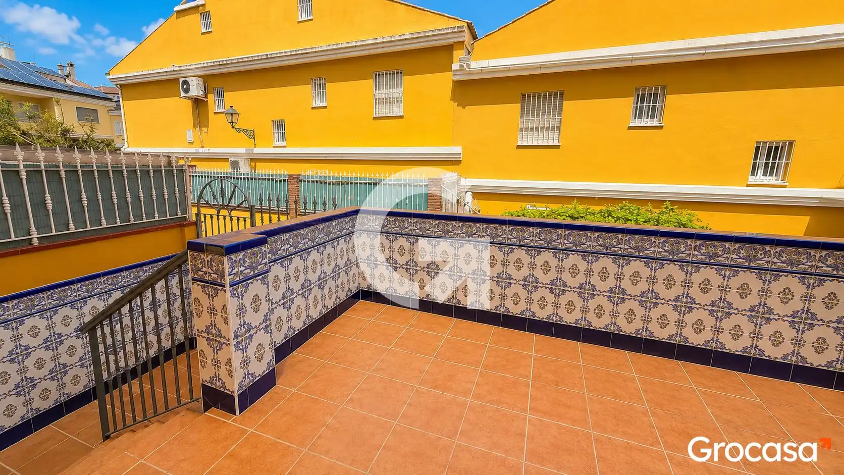 Terrassa de Casa adosada en venda en Vélez-Málaga amb Aire condicionat, Calefacció i Jardí privat