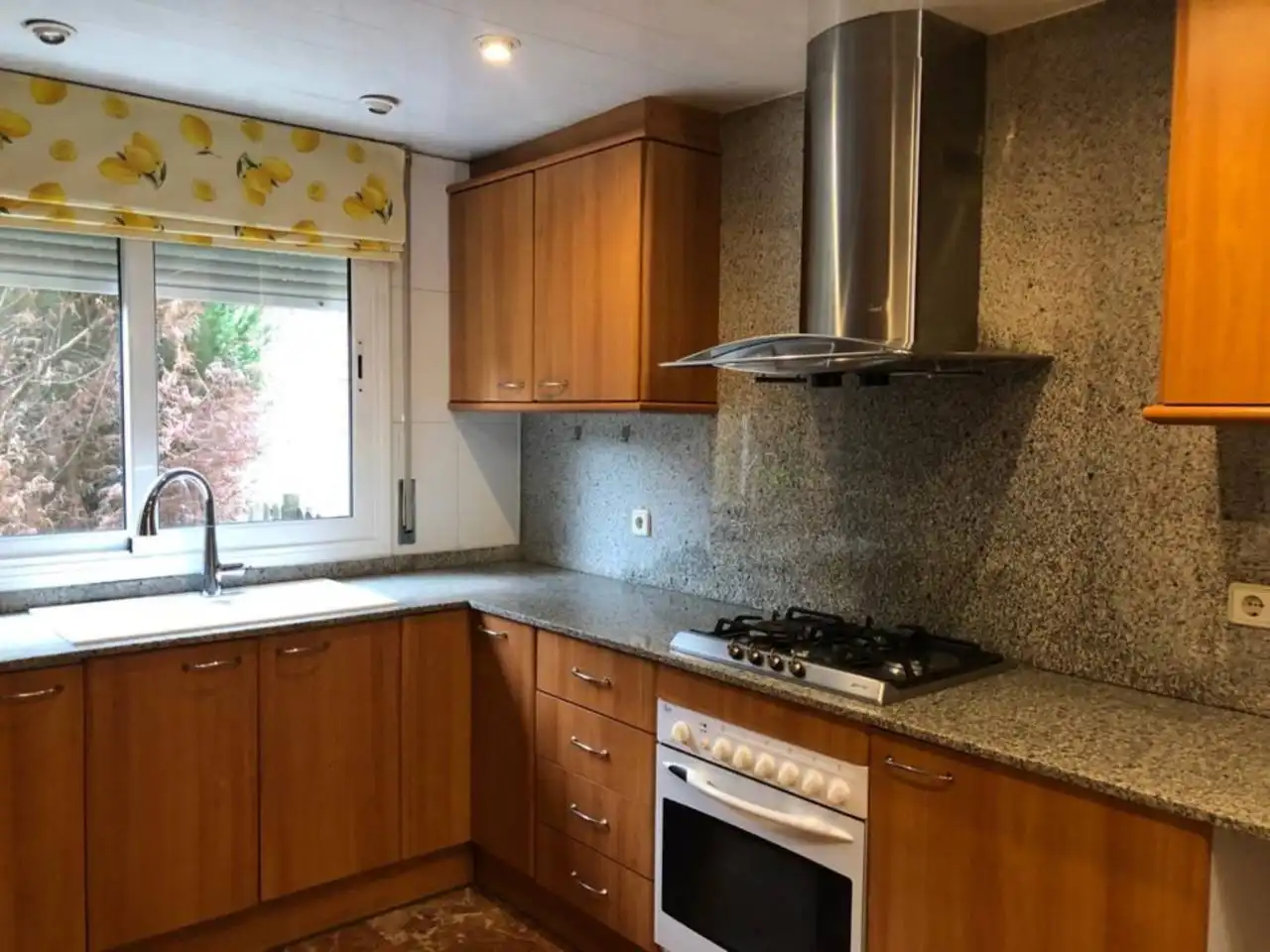Cuina de Casa o xalet en venda en L'Ametlla del Vallès amb Aire condicionat, Calefacció i Jardí privat
