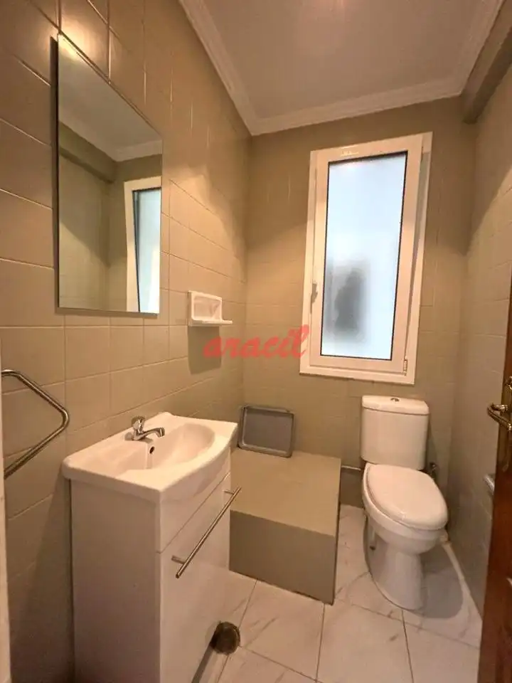 Baño de Piso de alquiler en Ourense Capital  con Aire acondicionado, Calefacción y Terraza