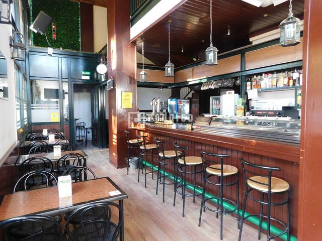Local comercial en Venta en Butarque
