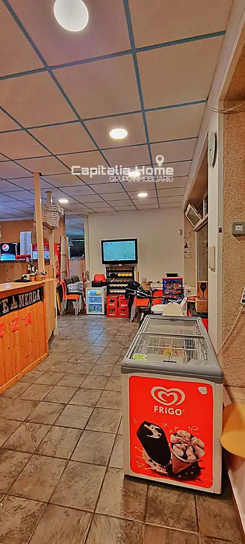 Local en traspaso en Santa Eulària des Riu con Aire acondicionado, Terraza y Amueblado