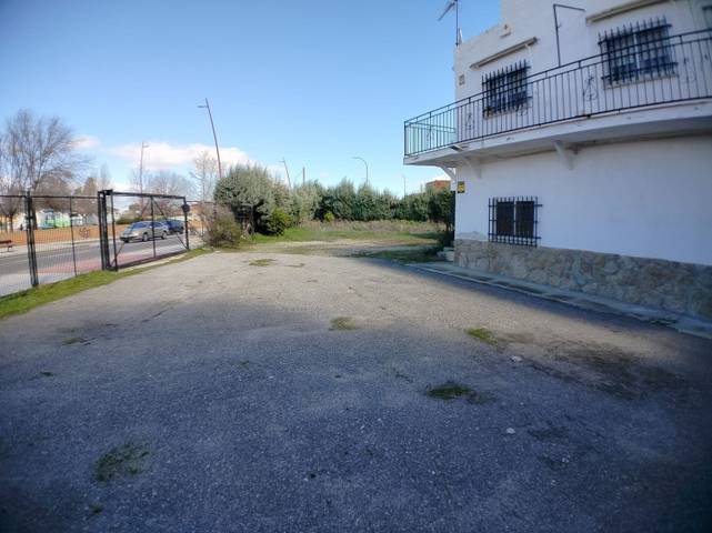 Local comercial en Alquiler en El Viso de San Juan