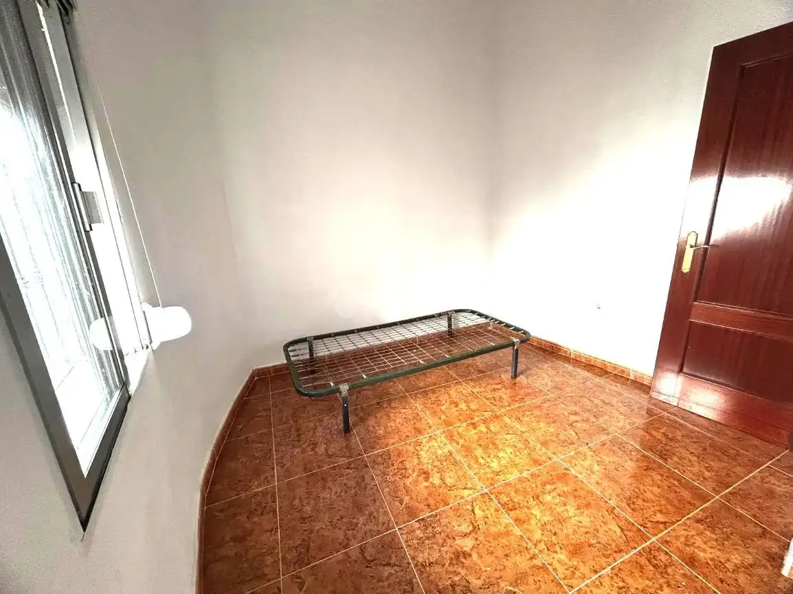 Dormitori de Casa adosada en venda en Alcalá del Río amb Aire condicionat i Balcó
