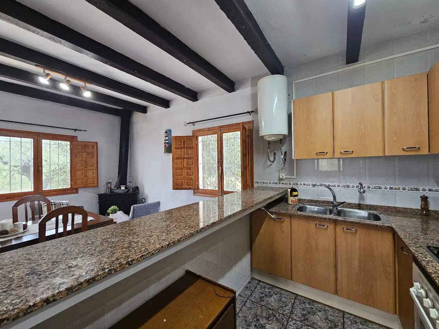 Cuina de Casa o xalet en venda en L'Ametlla de Mar  amb Jardí privat, Terrassa i Traster