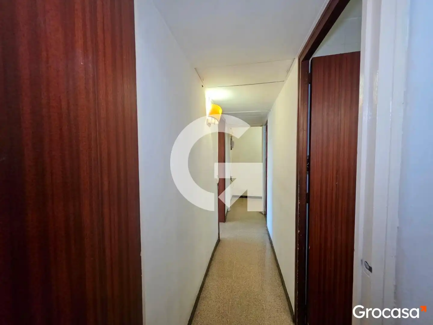 Flat for sale in Cornellà de Llobregat  with Air Conditioner, Heating and Oven