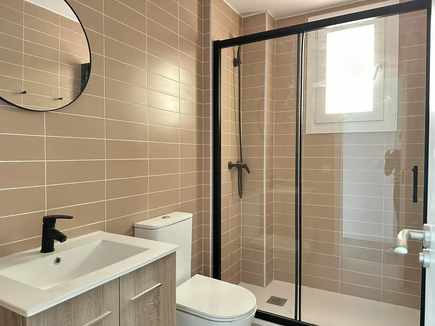 Badezimmer von Wohnung zur untervermieten in Madrid mit Möbliert