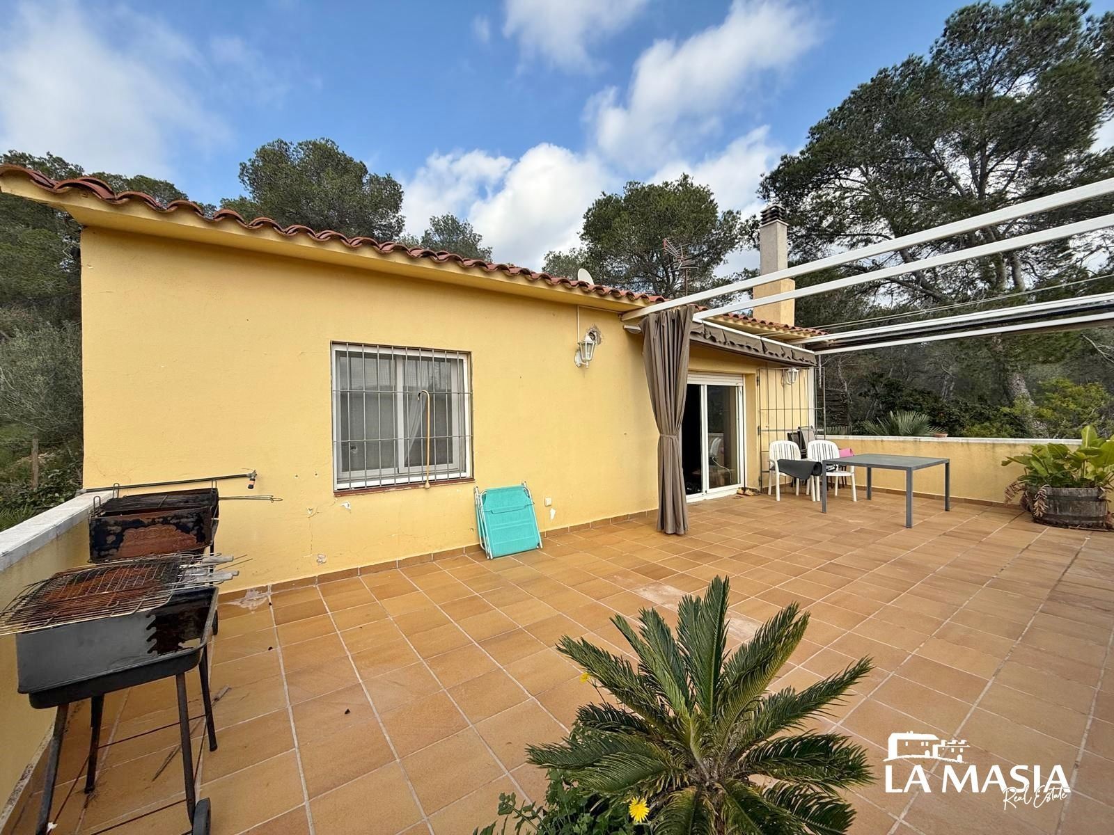 Vista exterior de Casa o xalet en venda en Olivella amb Calefacció, Jardí privat i Terrassa