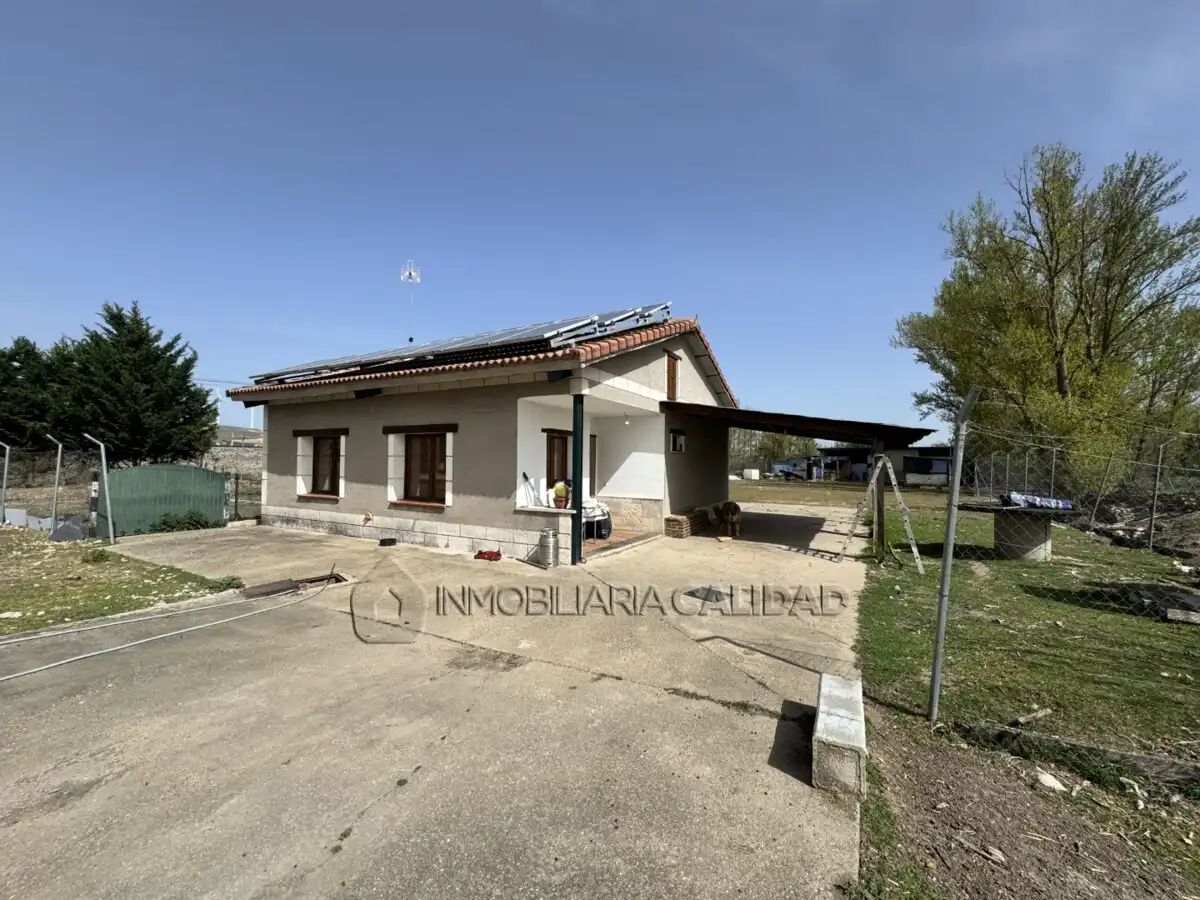 Vista exterior de Casa o chalet en venta en Burgos con Calefacción