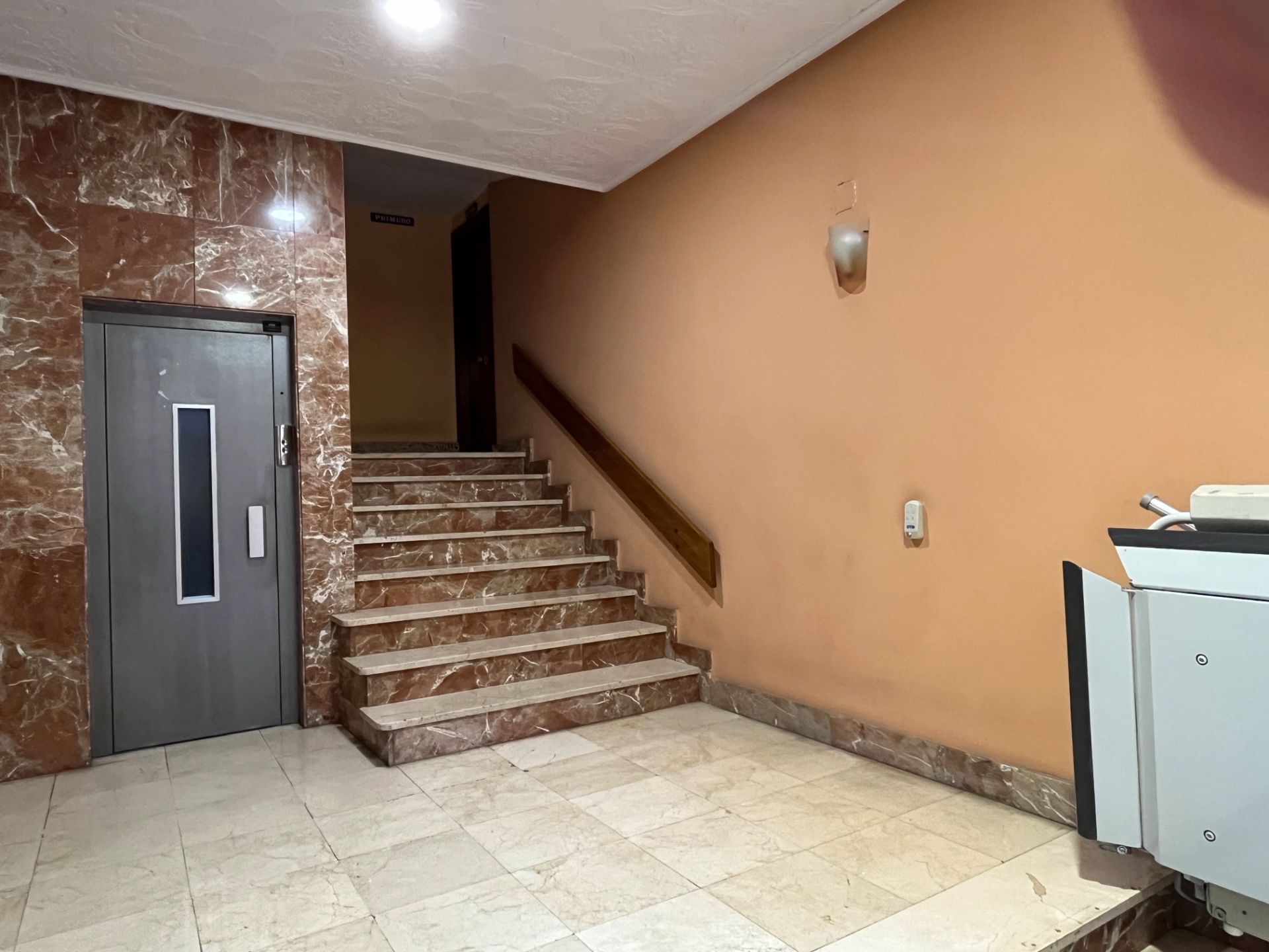 Flat for sale in  Zaragoza Capital  with Heating, Terrace and Furnished