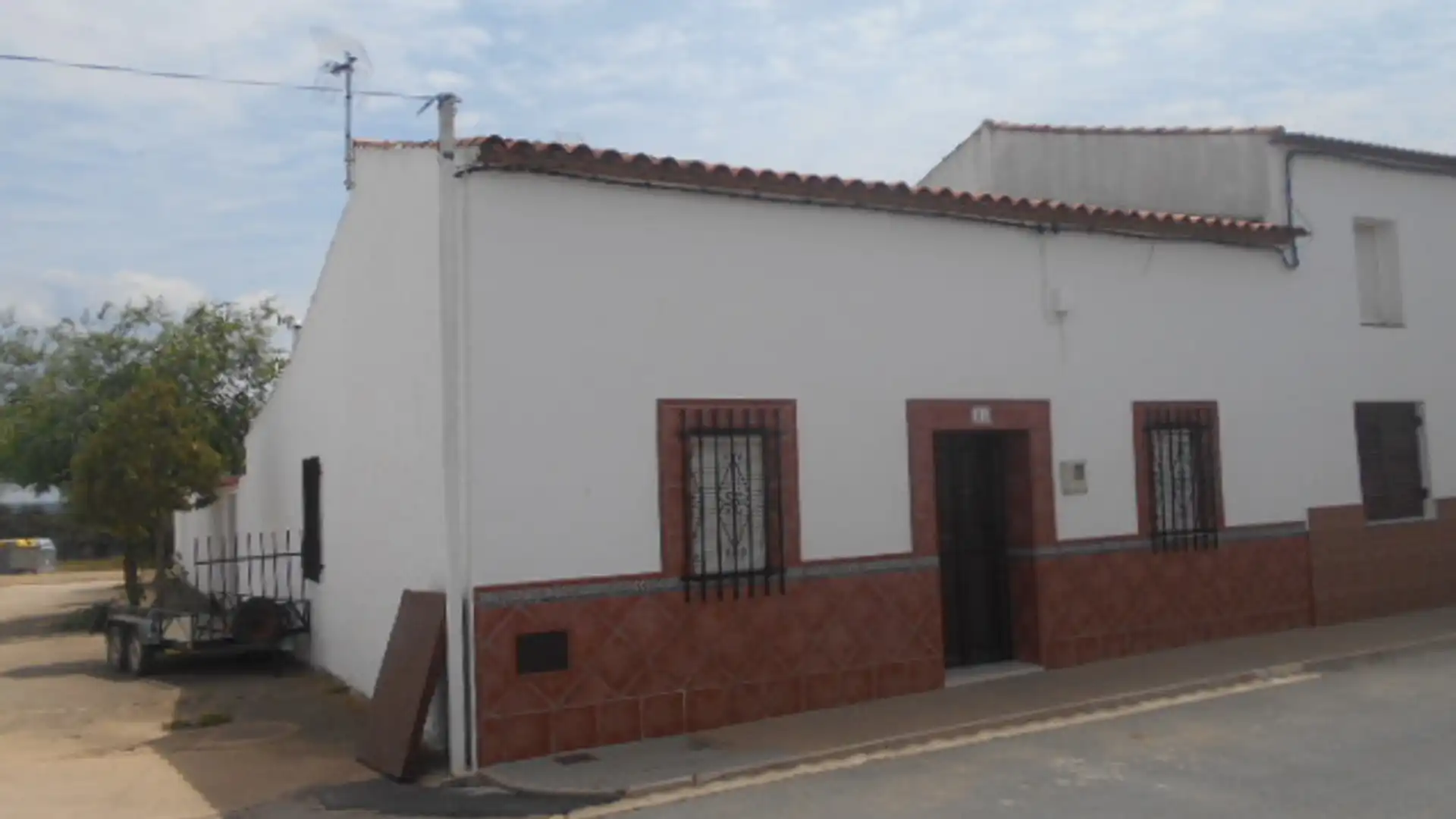 Vista exterior de Piso en venta en Paymogo