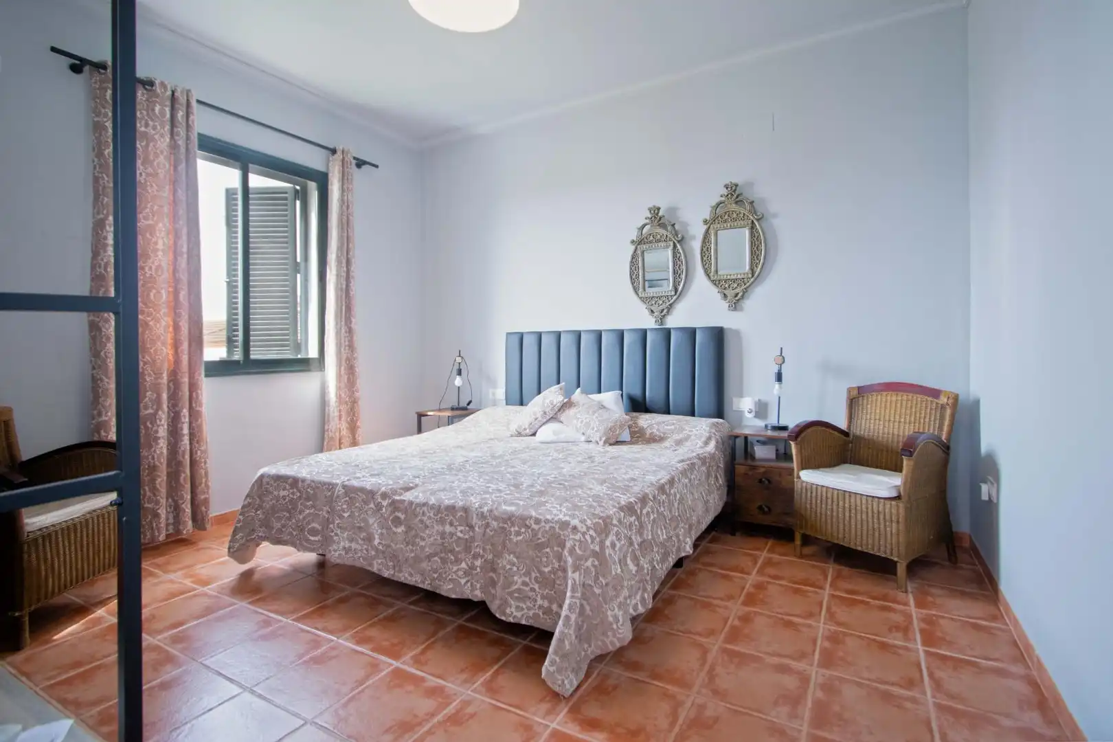 Dormitori de Casa o xalet en venda en Burguillos amb Aire condicionat, Jardí privat i Terrassa