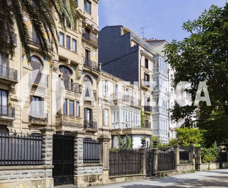 Exterior view of Duplex for sale in Donostia - San Sebastián   with Heating, Private garden and Terrace