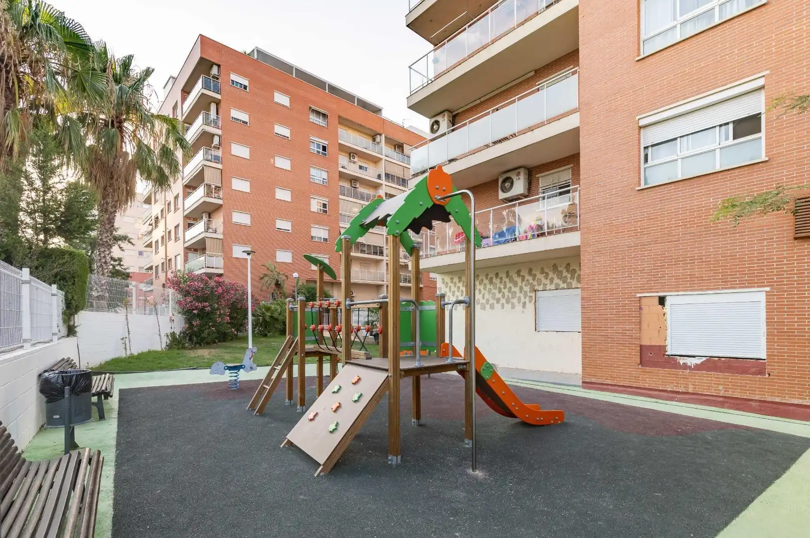Exterior view of Flat for rent in Paterna  with Air Conditioner, Heating and Private garden