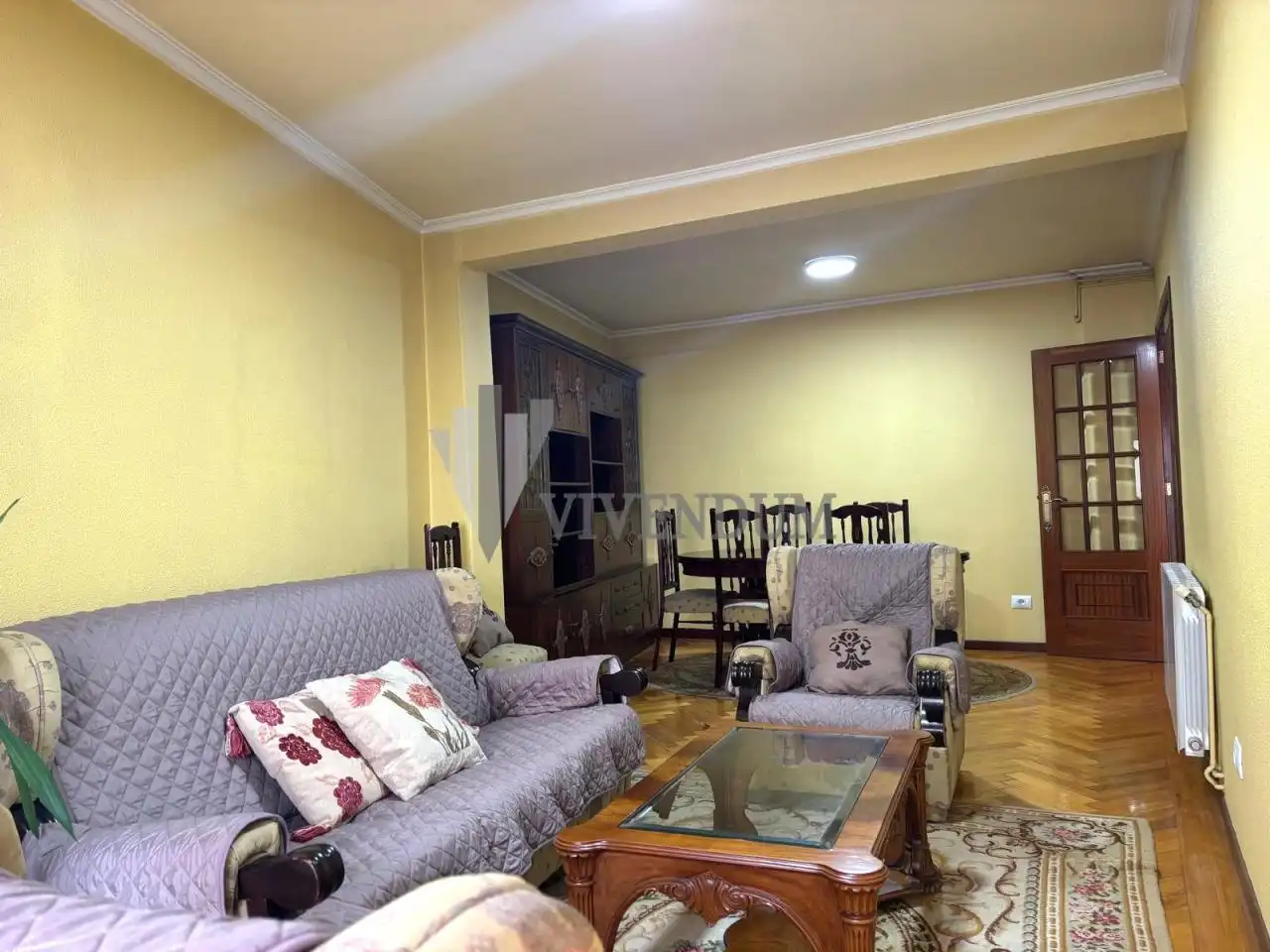 Sala d'estar de Pis de lloguer en Vigo  amb Calefacció i Moblat
