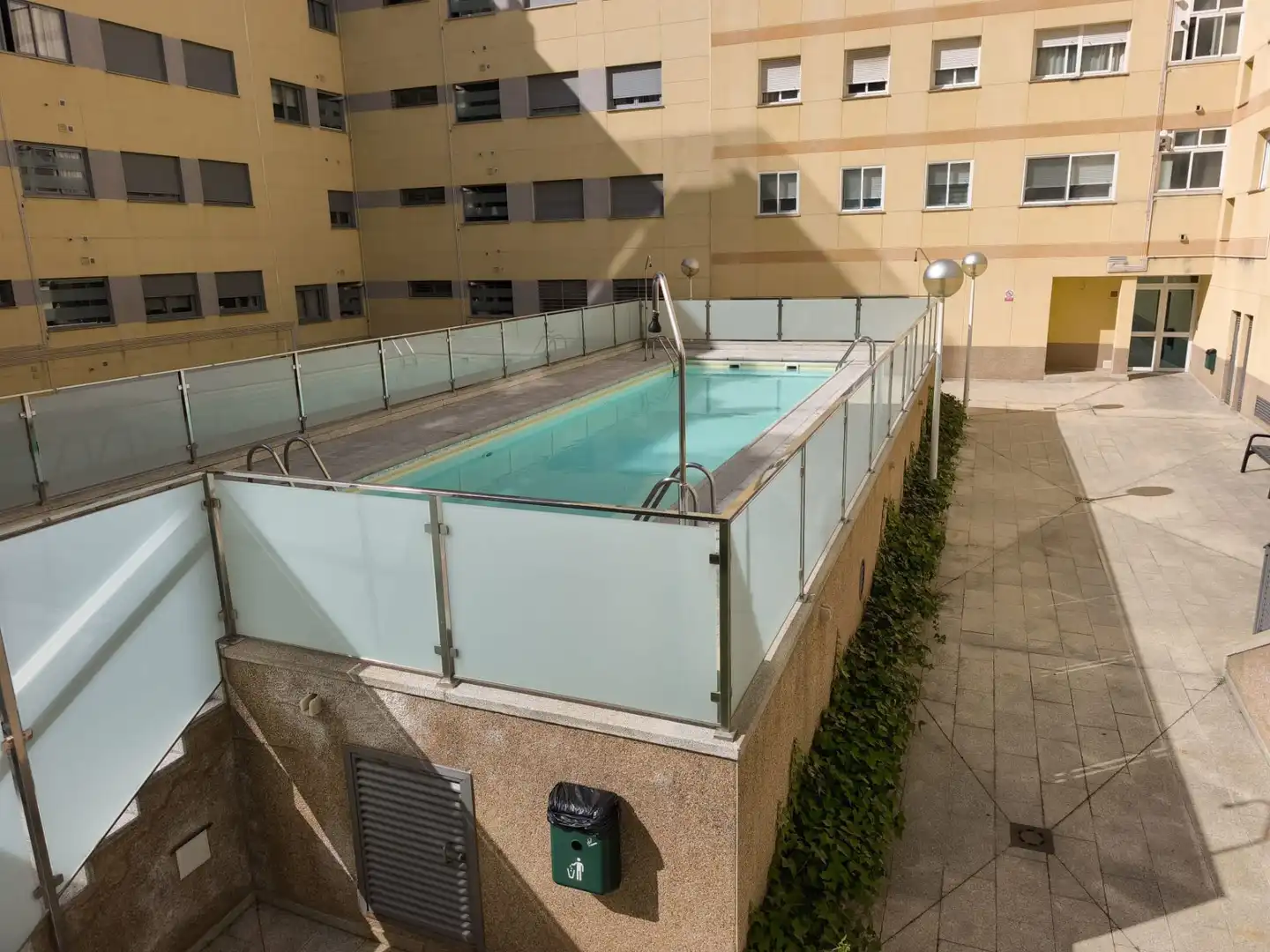 Schwimmbecken von Wohnungen zur Miete in Cáceres mit Klimaanlage, Heizung und Möbliert