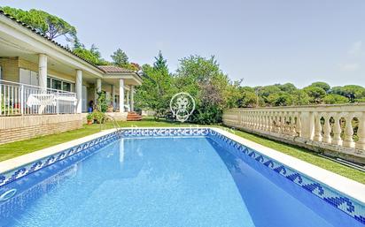 Swimming pool of House or chalet for sale in Cabrils  with Air Conditioner, Heating and Private garden