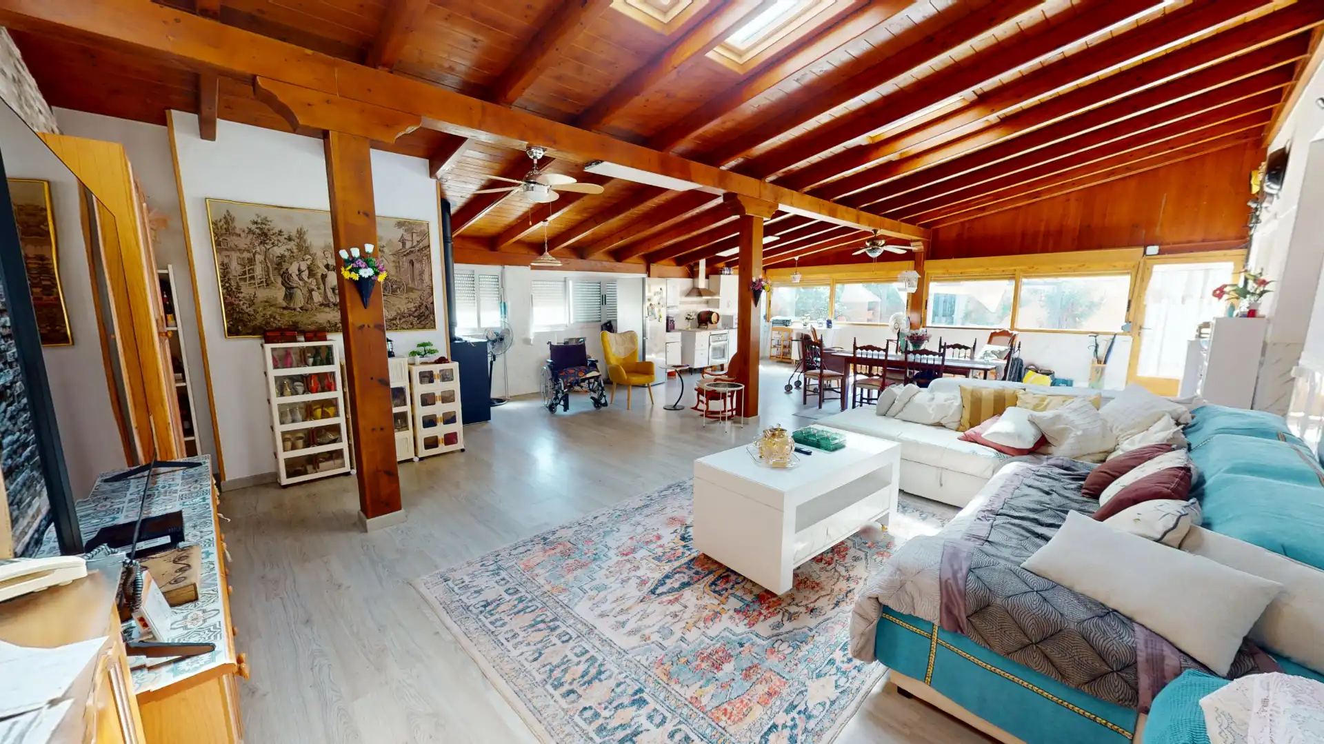 Sala d'estar de Casa o xalet en venda en El Campello amb Aire condicionat, Jardí privat i Terrassa