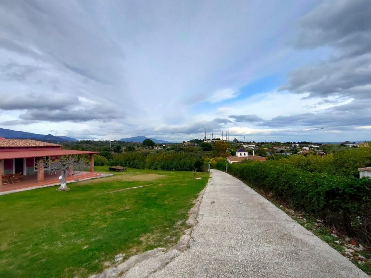 Vista exterior de Finca rústica en venda en Estepona amb Aire condicionat, Calefacció i Jardí privat