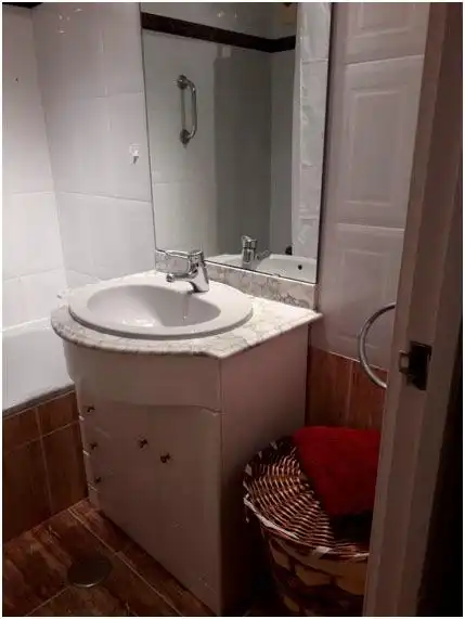 Bathroom of Flat for rent in Tomares  with Air Conditioner, Heating and Private garden