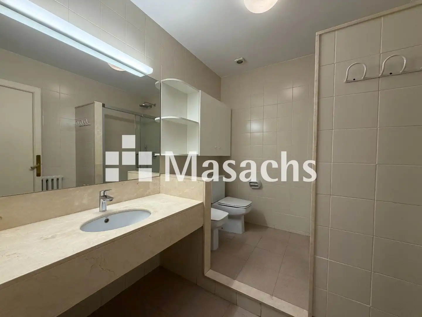 Bathroom of Flat for rent in Centre