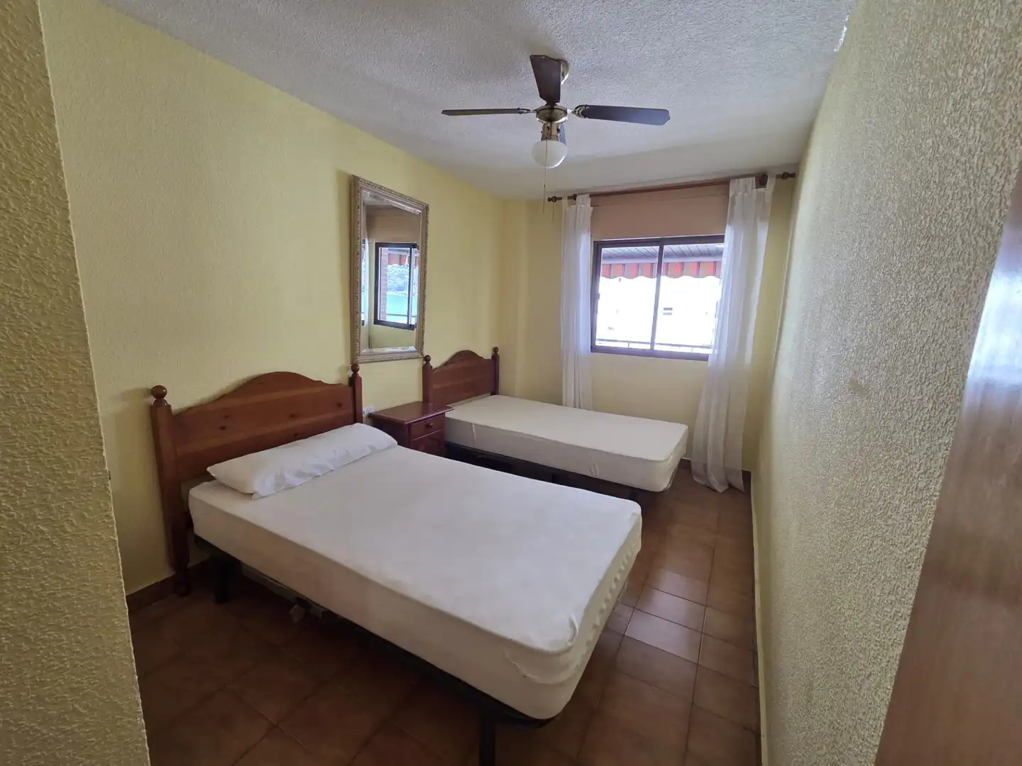 Habitación de Piso de alquiler en Almuñécar con Aire acondicionado, Calefacción y Terraza