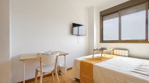 Foto 3 von Zimmer in Calle de Los Monasterios de Suso y Yuso, Montecarmelo, Madrid Capital