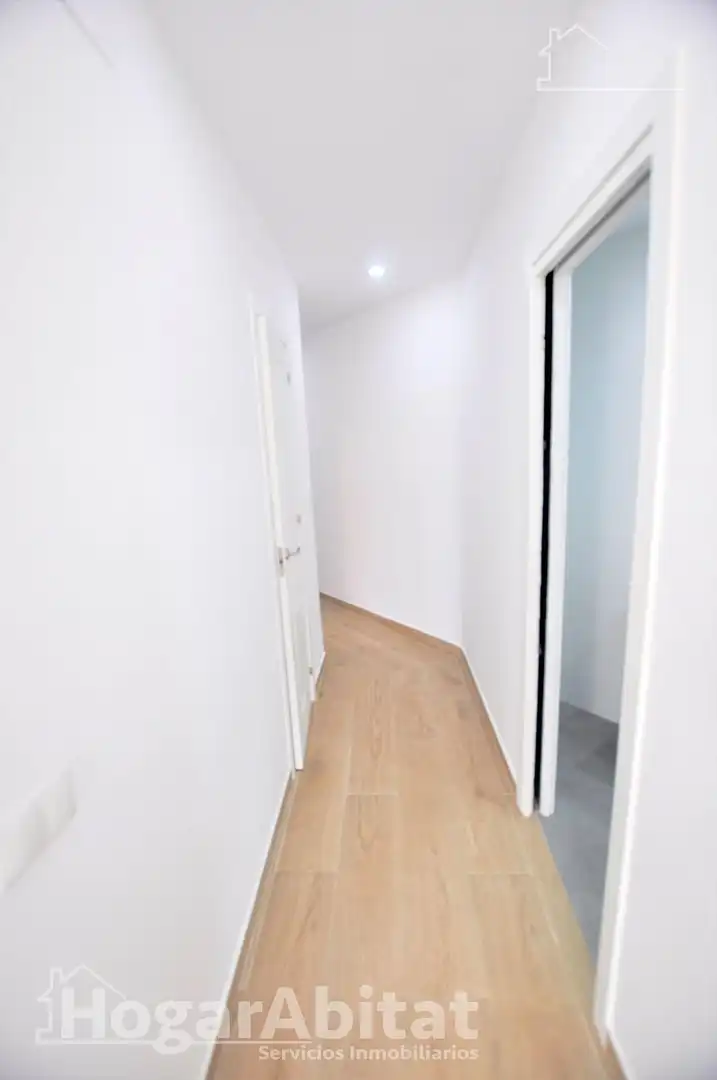 Piso en venta en Valencia con Balcón