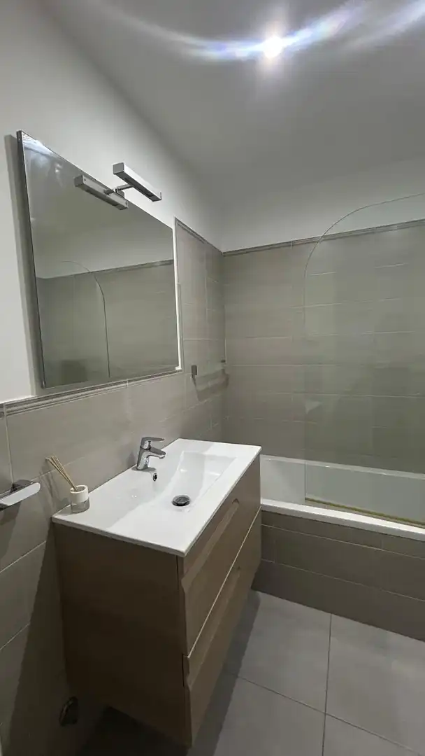 Bany de Pis de lloguer en Algeciras