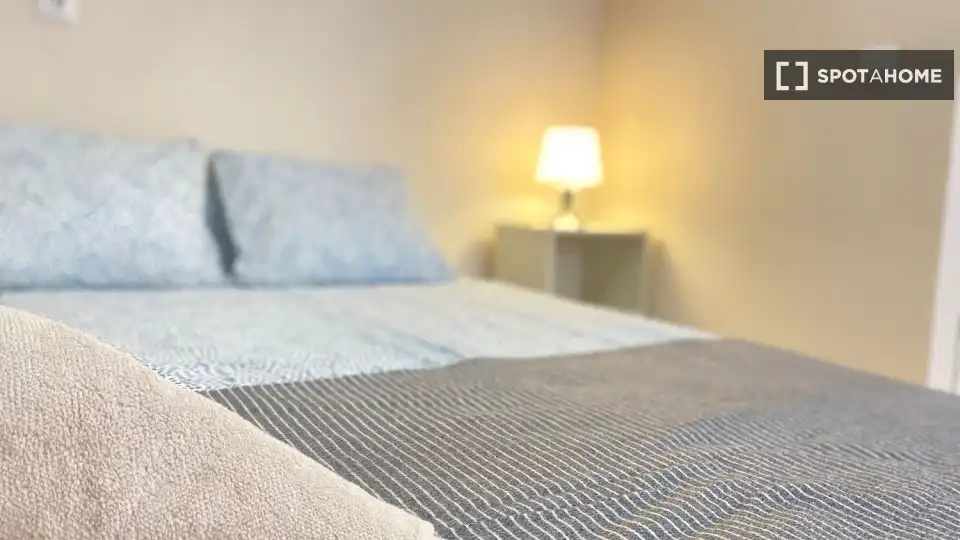 Habitación de Piso de alquiler en Madrid con Aire acondicionado, Calefacción y Amueblado