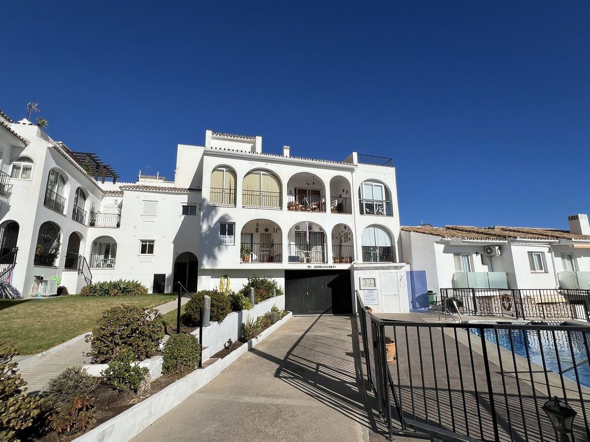 Exterior view of Apartment for sale in Mijas  with Air Conditioner, Heating and Swimming Pool