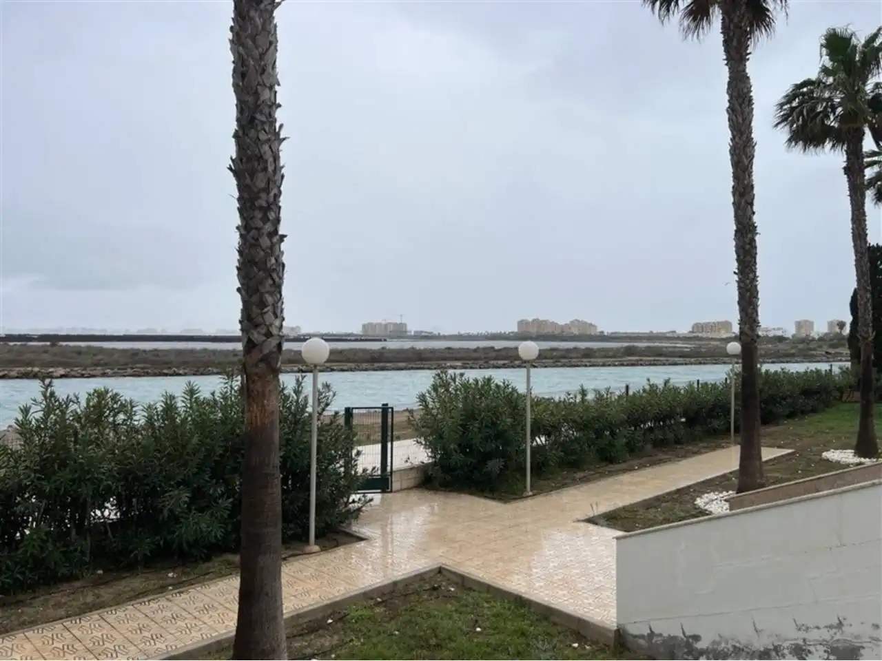 Jardí de Casa adosada en venda en La Manga del Mar Menor amb Aire condicionat, Terrassa i Moblat