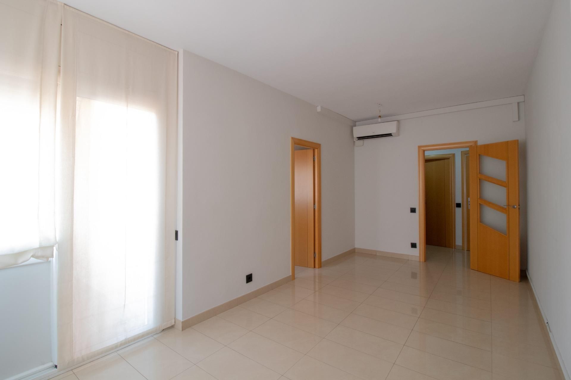 Flat for sale in L'Hospitalet de Llobregat  with Terrace and Balcony