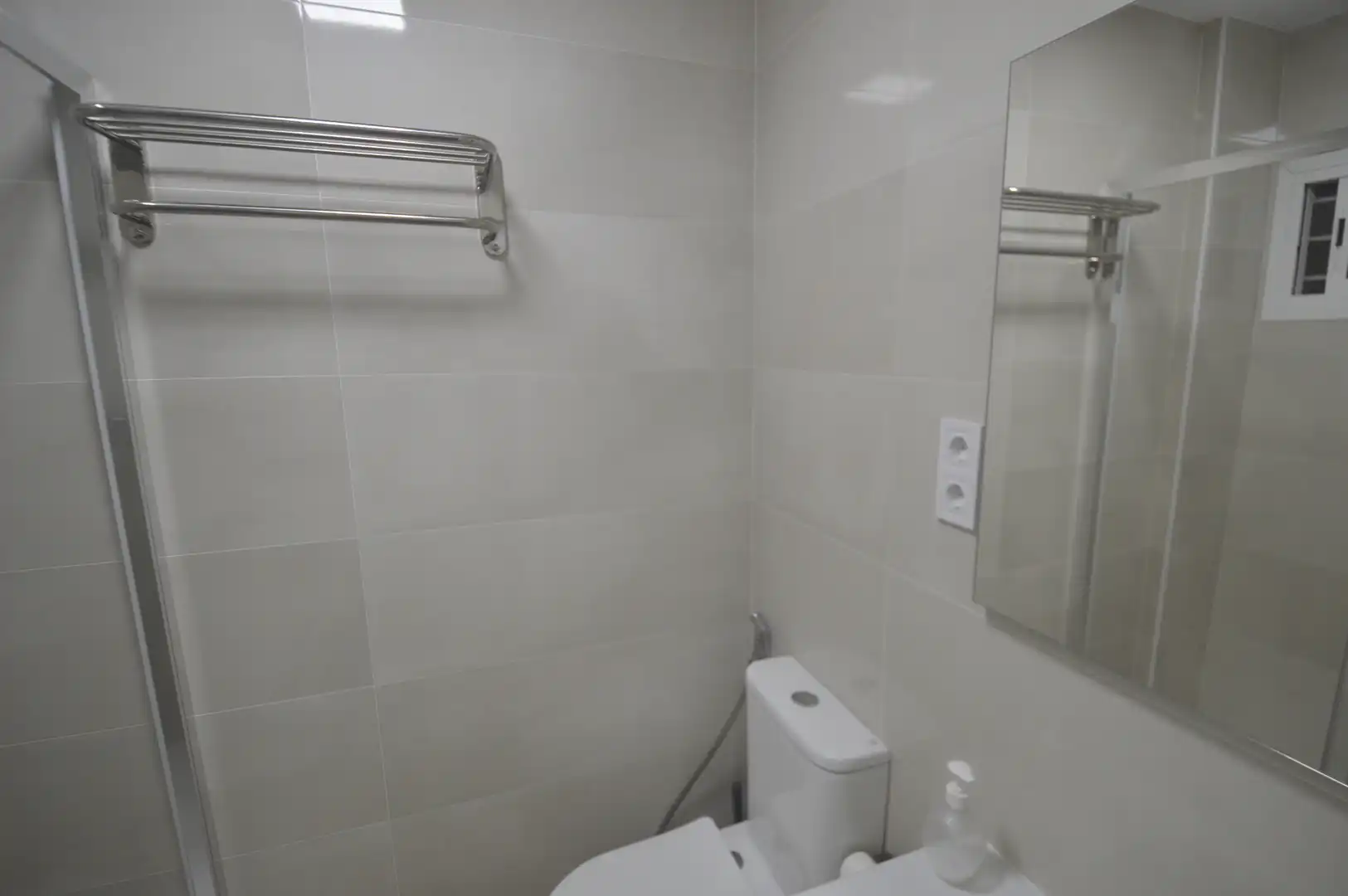 Bathroom of Study for rent in Benalmádena  with Air Conditioner, Terrace and Furnished