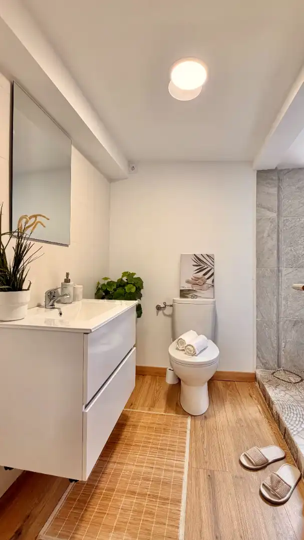 Badezimmer von Haus oder Chalet zum Verkauf in Tarragona mit Heizung, Privatgarten und Parkett