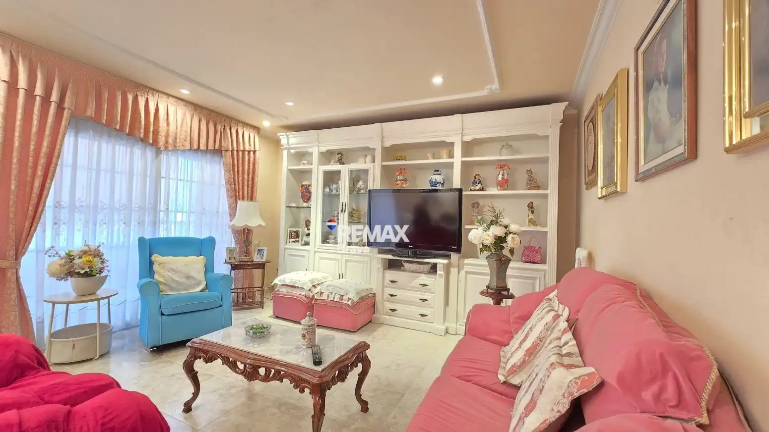 Sala d'estar de Casa o xalet en venda en Pineda de Mar amb Aire condicionat, Calefacció i Terrassa